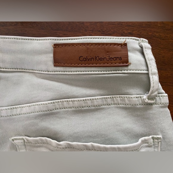 Calvin Klein Jean Shorts - Picture 5 of 6